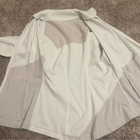 {Lululemon} Define Jacket Asymmetrical White & Taupe Size 6 - Picture 6 of 12